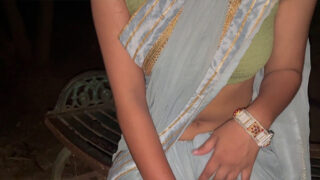 Beautiful bhabhi in saree was fucked in outdoor at late night